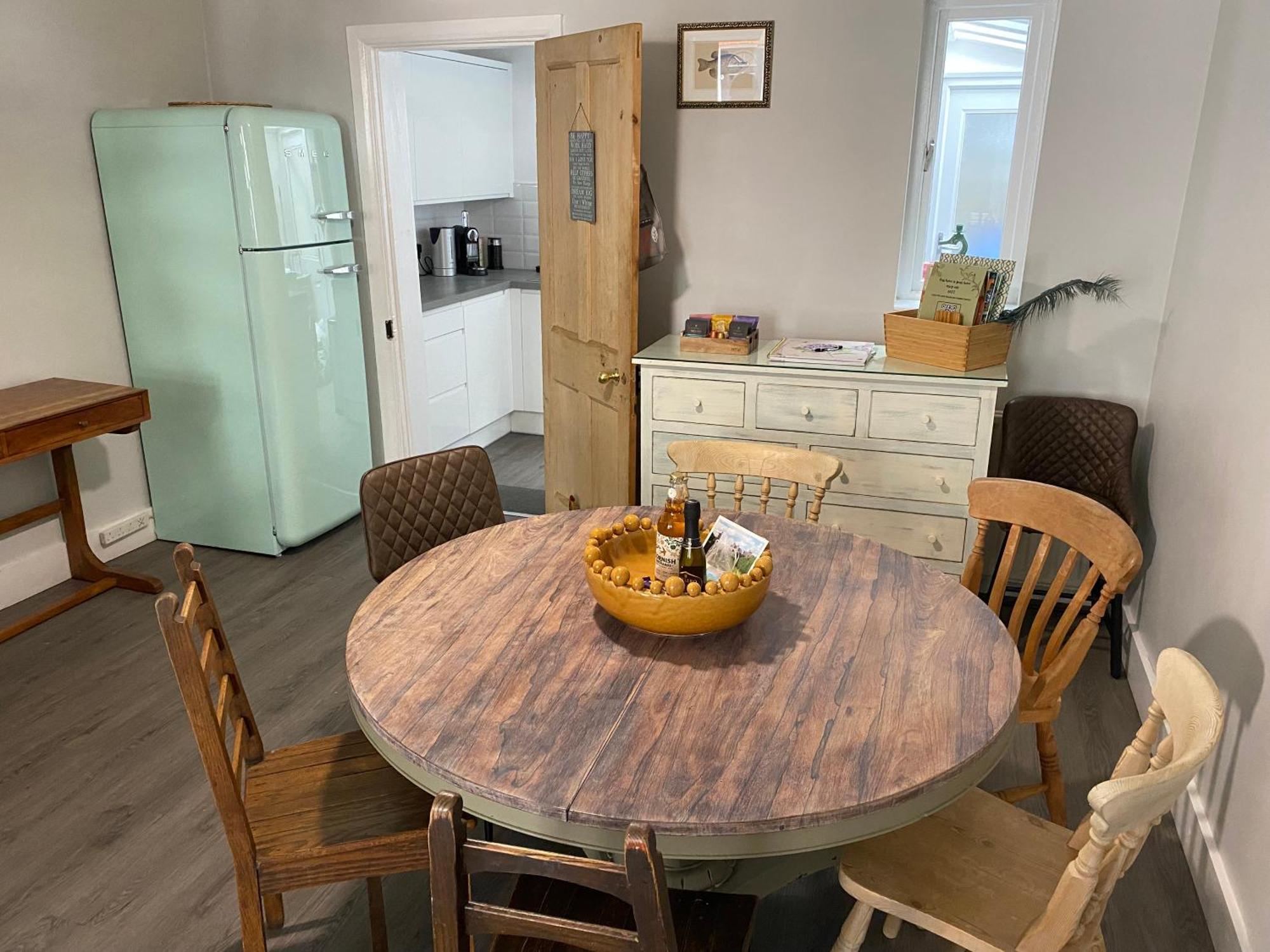 Windsor Cottage: Cosy, Charming, Full Of Character Exteriör bild
